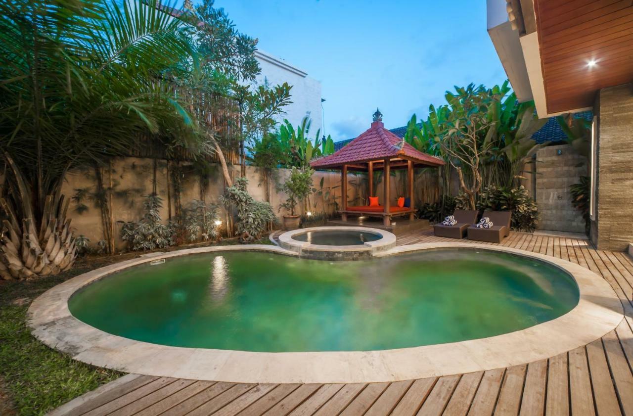 Villa Suzuki 2 Seminyak Luaran gambar