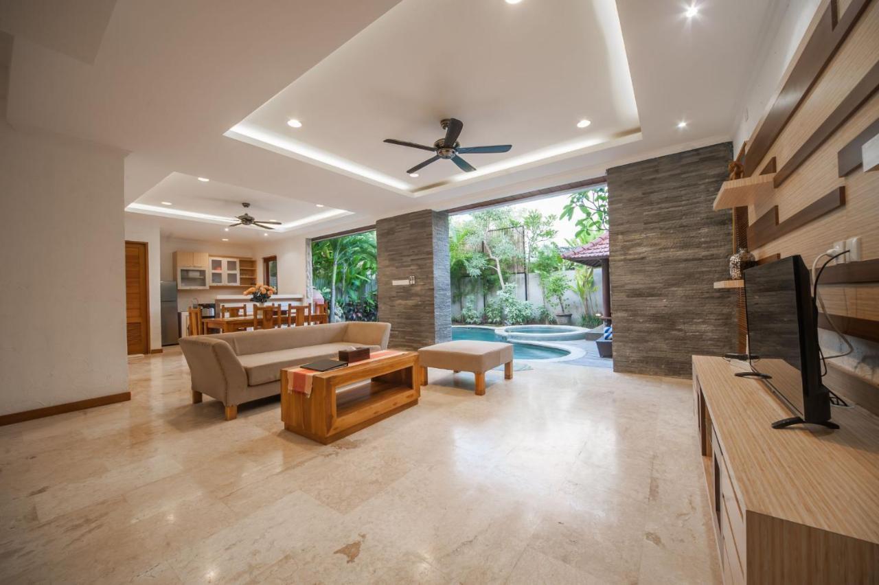 Villa Suzuki 2 Seminyak Luaran gambar