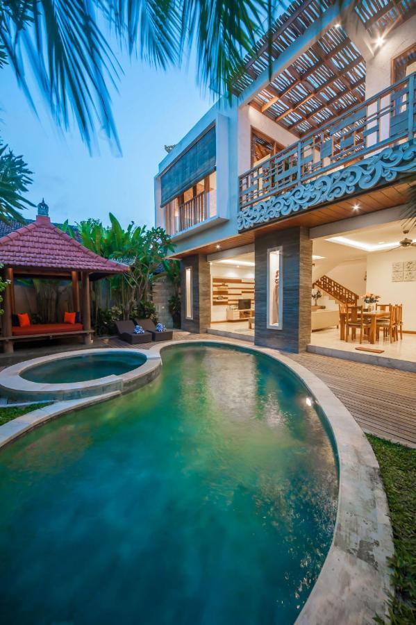 Villa Suzuki 2 Seminyak Luaran gambar